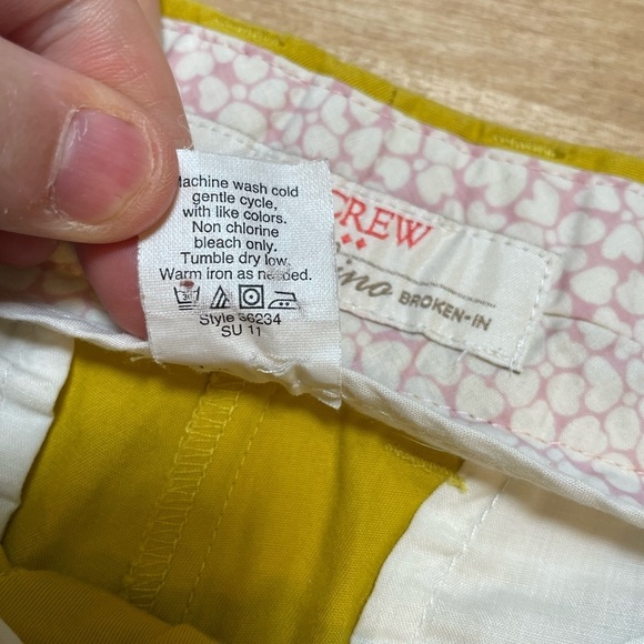J. Crew Women’s Cotton Chino Broken-In Shorts 3” Inseam Mustard/Yellow Size 4 - Picture 4 of 9